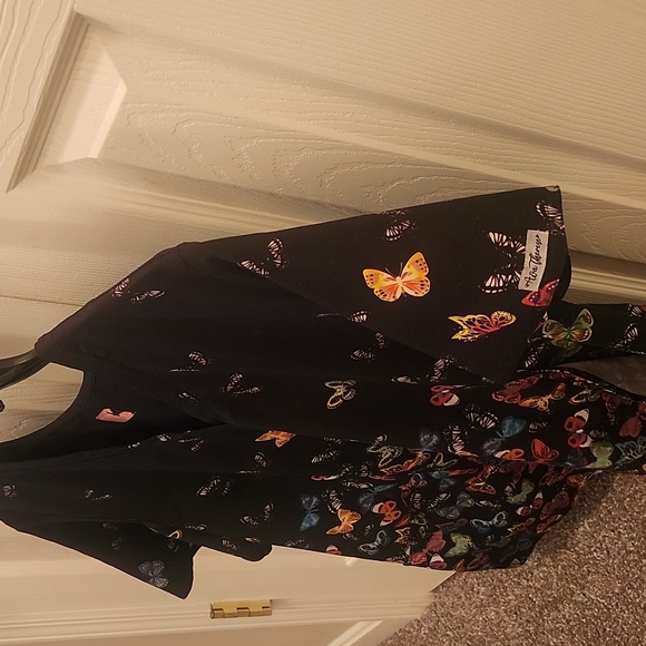 Scrub top - Picture 2 of 2